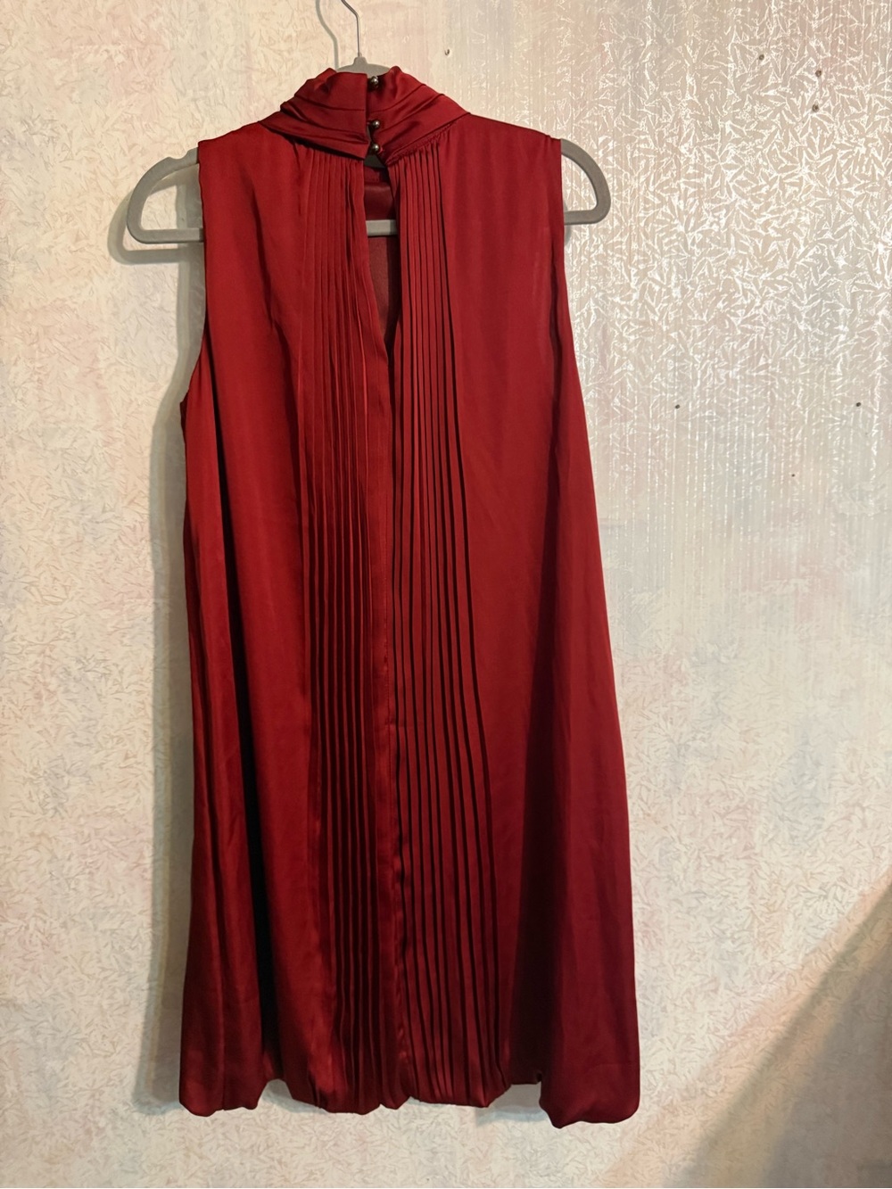 Zara Basic Sleeveless Mock 3 Button Closure Neck Midi Pleated Dress in Deep Red - Picture 6 of 12